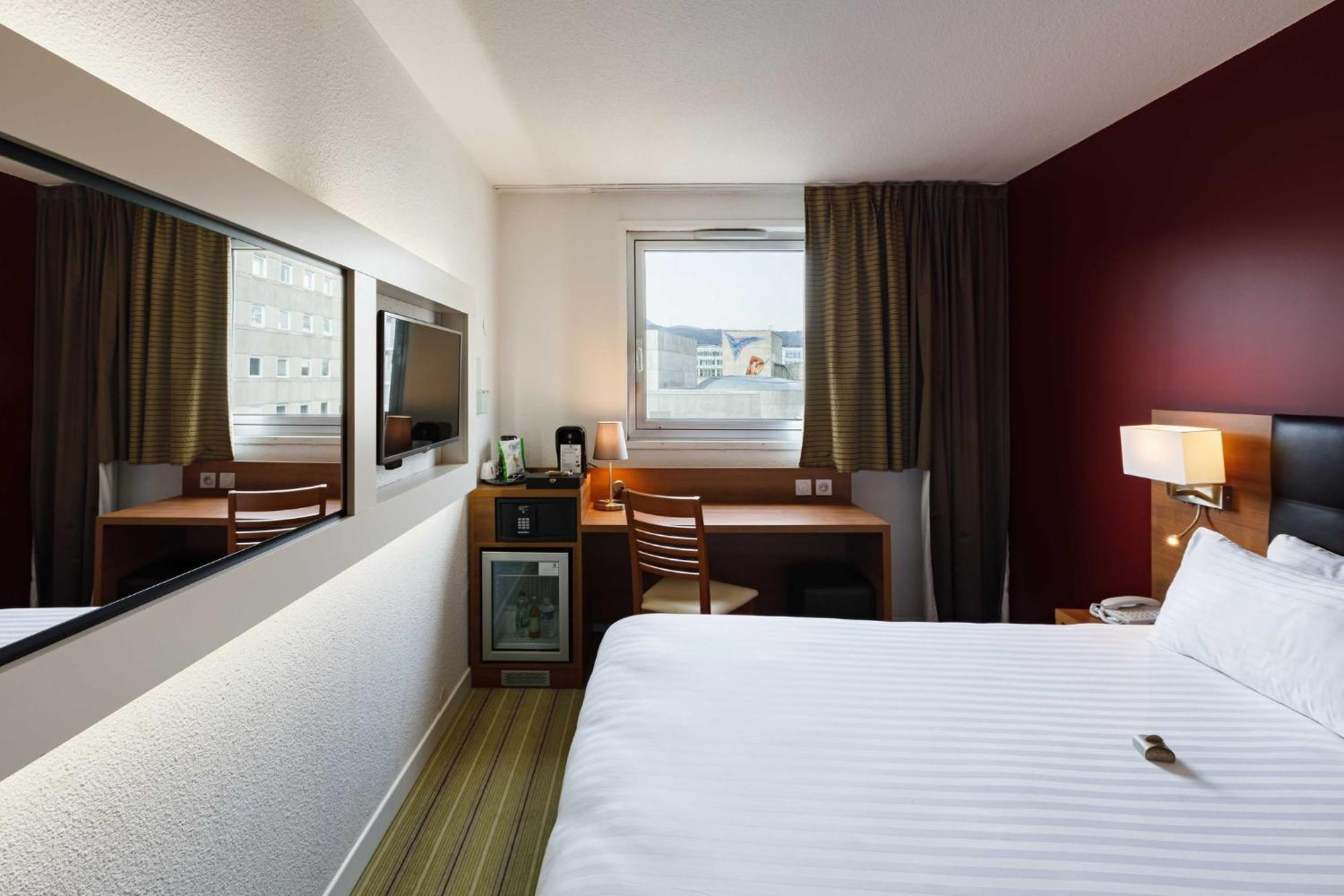 Holiday Inn Clermont Ferrand Centre By Ihg Экстерьер фото